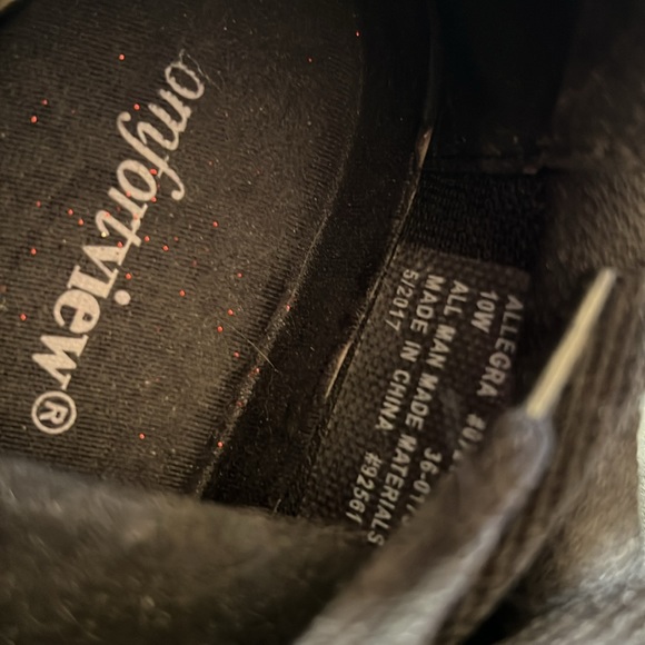 Comfort view solid black tennis shoe - Picture 5 of 5